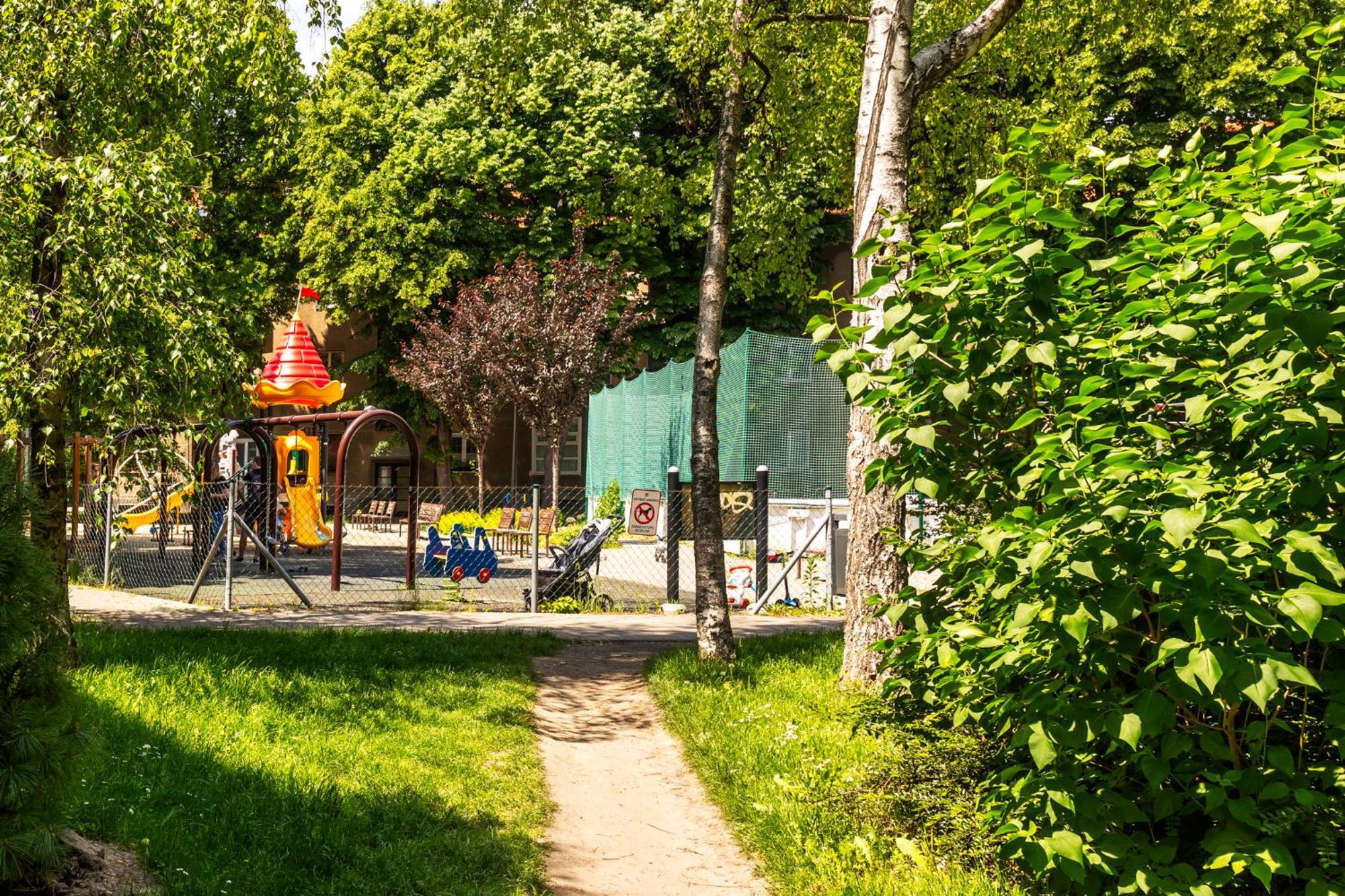Quiet Apartment In New City Center, Nivy Bratislava Luaran gambar
